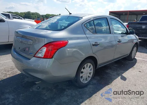 2014 Nissan Versa 1.6 S z USA, uszkodzony, nr VIN 3N1CN7AP4EL817407